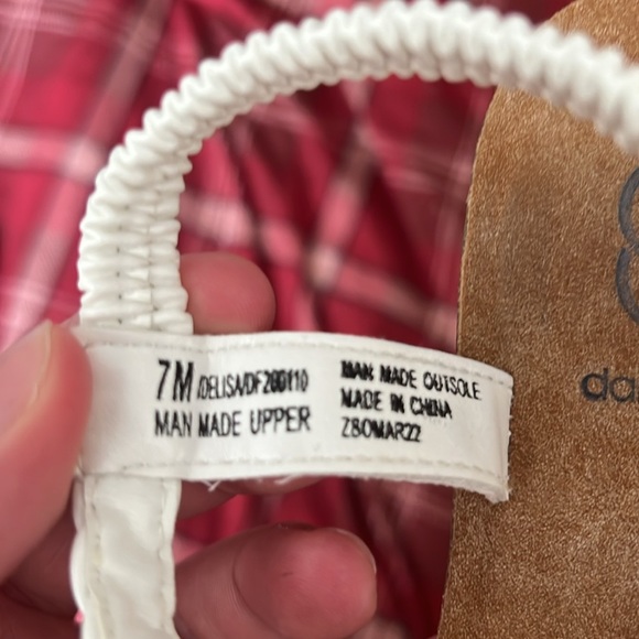 Daisy Fuentes White Sandals - Picture 5 of 5